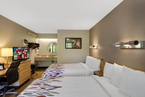 Red Roof Inn Asheville - Biltmore West image 9